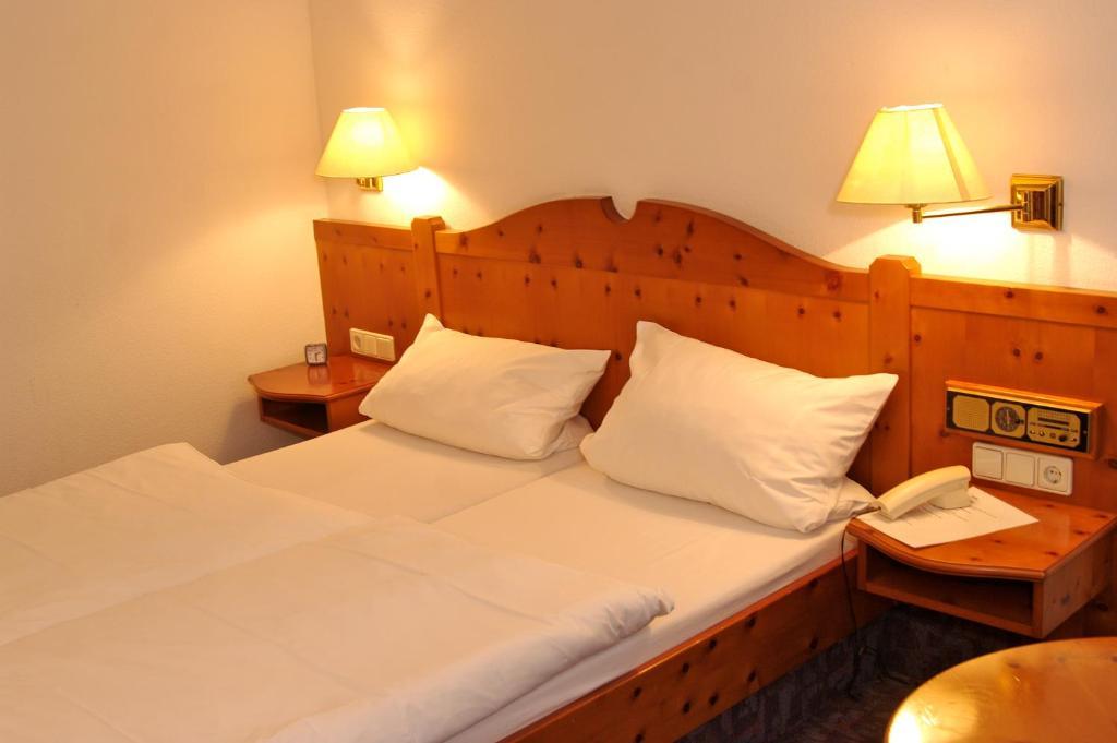 Gasthof zum Kauzen Ochsenfurt Zimmer foto